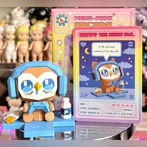 Mega-Mini Arcade Zippy the Night Owl Secret Chaser Collectible Art Figure